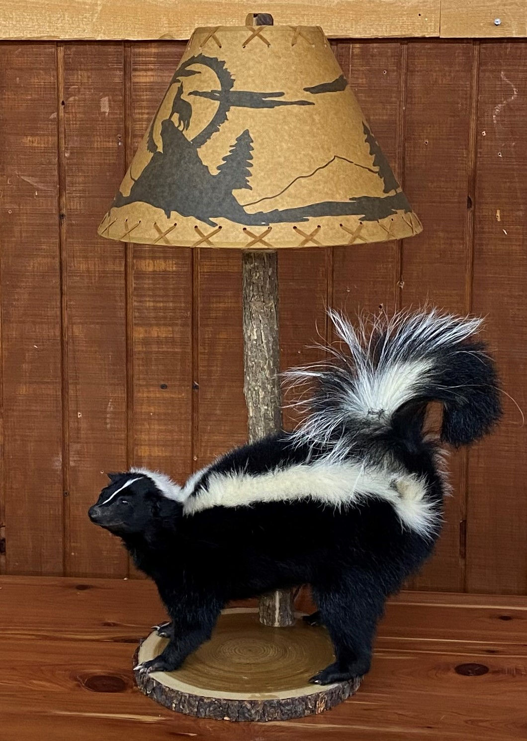 Skunk w/ Lamp & Shade