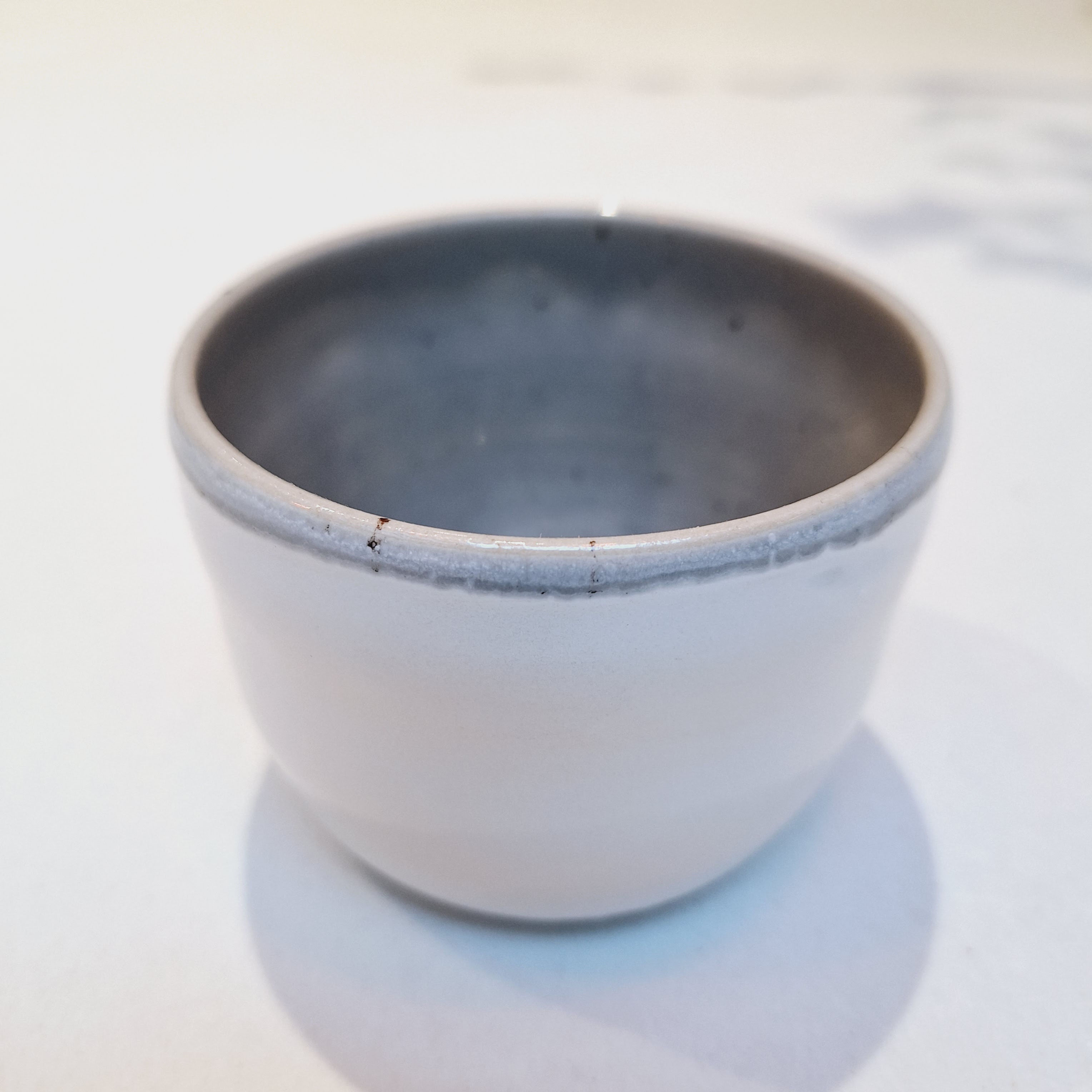 Kopje, bol en lager model, combi wit met grijze spekkel