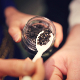 Tasting guide of fresh and organic caviar