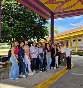 Pares Valioso_edited.jpg