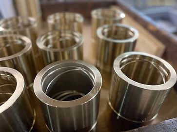 Spiral oil grooves