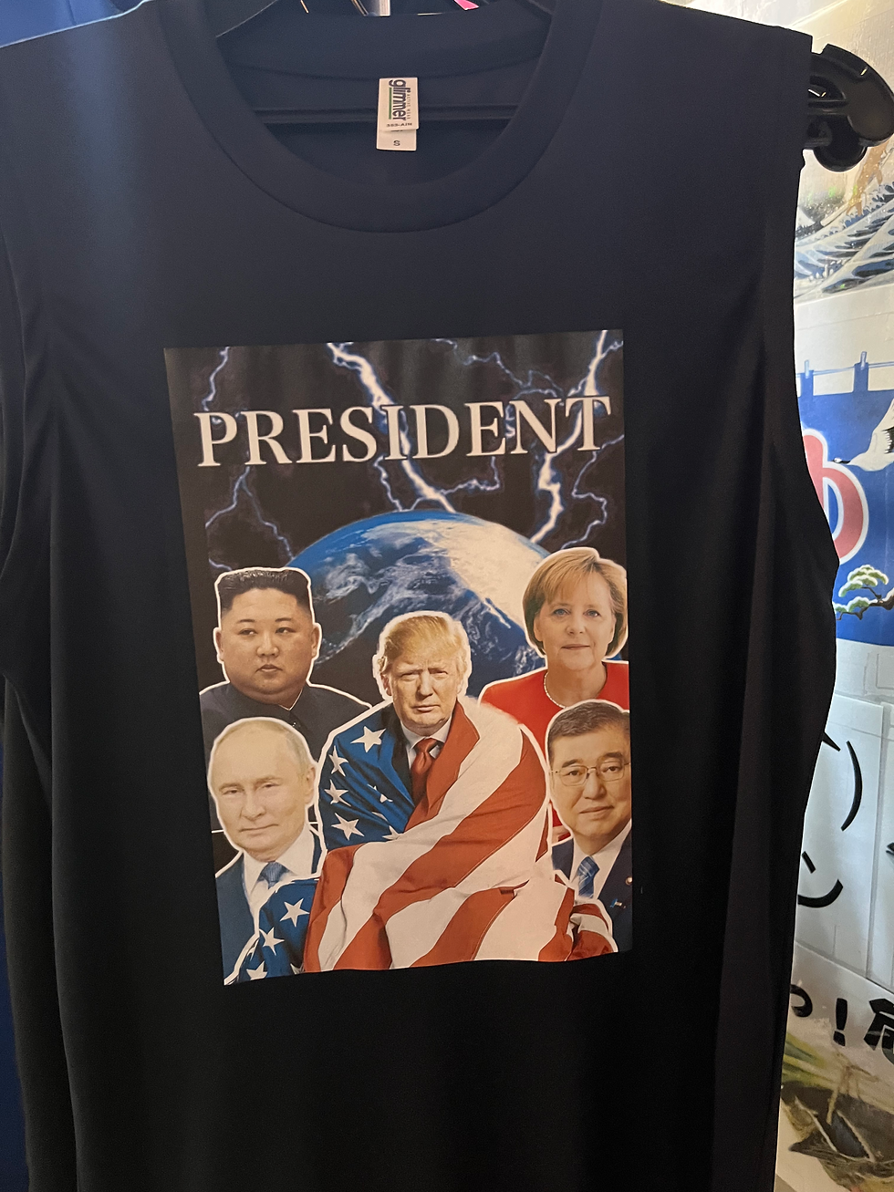 In Akihabara gibt es auch komische Souvenirs.