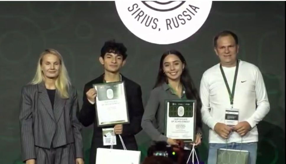 Estudiantes del Colegio Científico de Pérez Zeledón ganan medalla de plata en Olimpiada Internacional