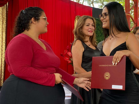 133 graduados de la Sede Brunca celebraron la obtención de su título