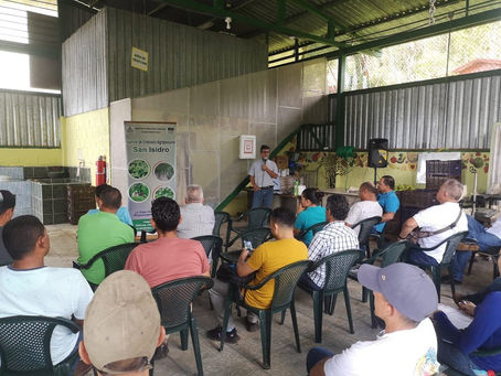 MAG-Inder entregaron equipo a productores de Pérez Zeledón
