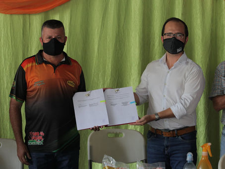 Productores del Águila de Pejibaye celebran convenio para construir industria de valor agregado