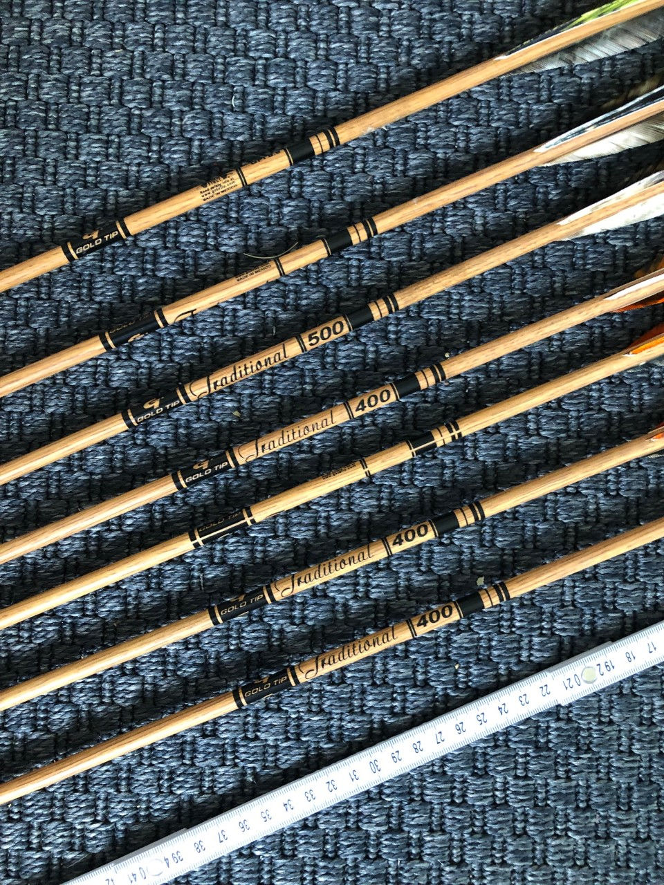 Thumbnail: 8x Goldtip 500 Carbon 3" feathers