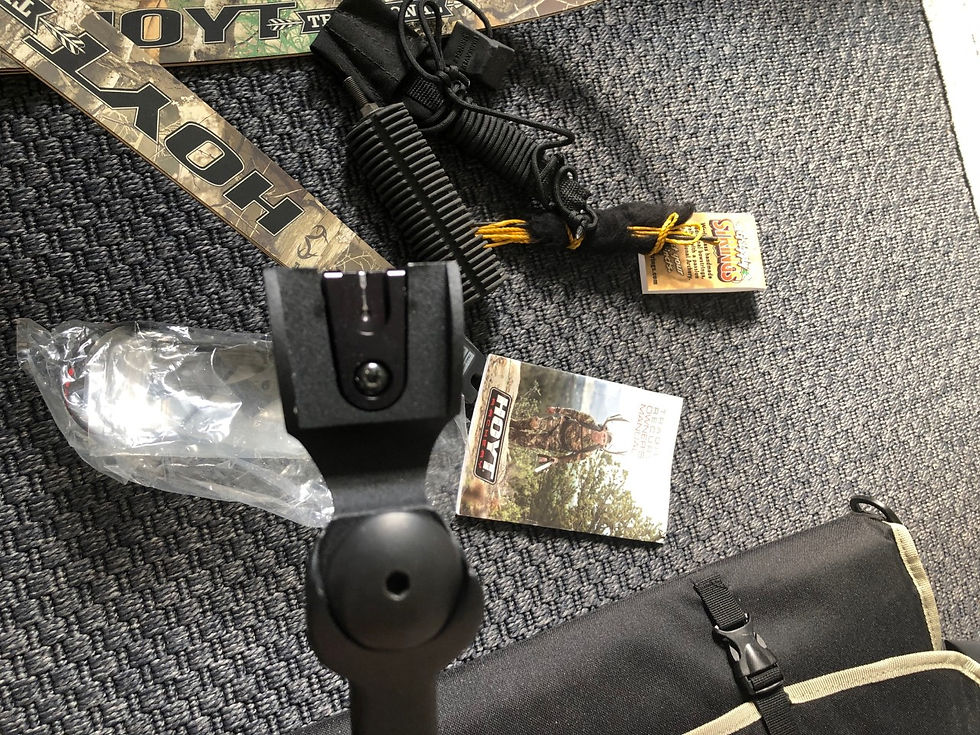 Thumbnail: Hoyt Satori 19" Trad.40# Mediums 62" w stab,bag, tools etc