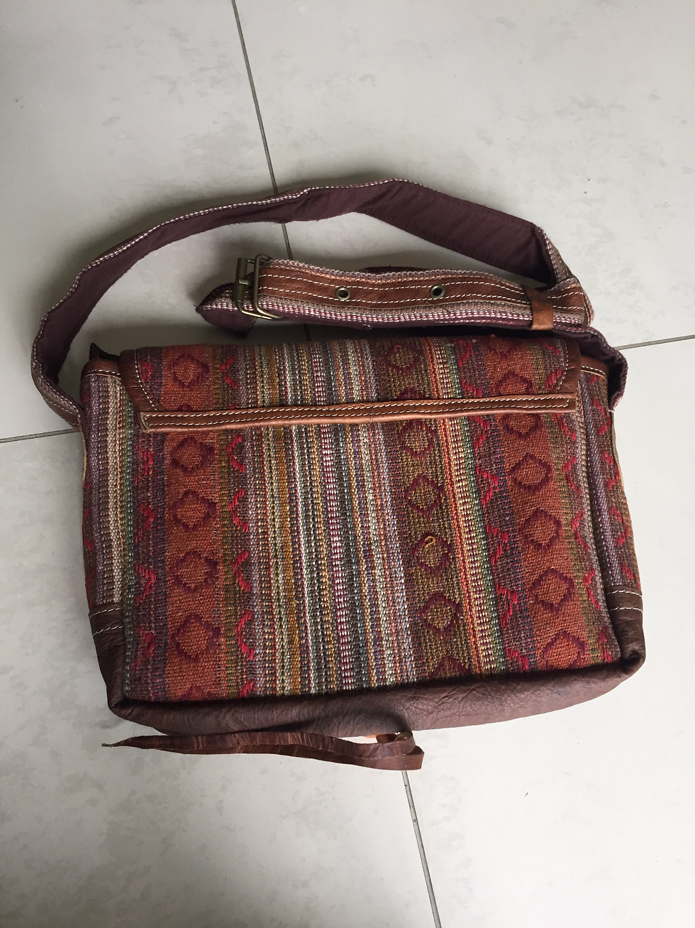 Thumbnail: Nepal Messenger Leather Bag