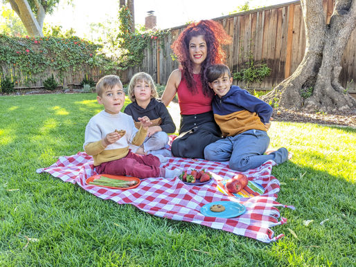FAMILY ACTIVITIES WITH FOOD