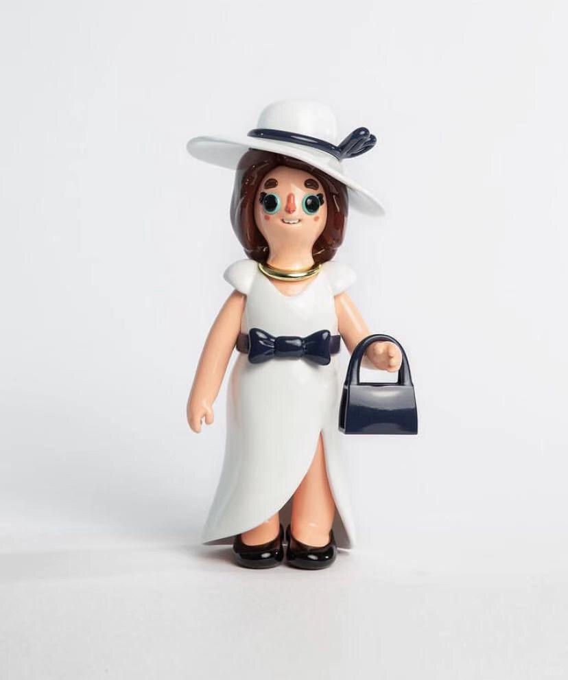 Cesar Piette - The Modern Lady Sculptrue