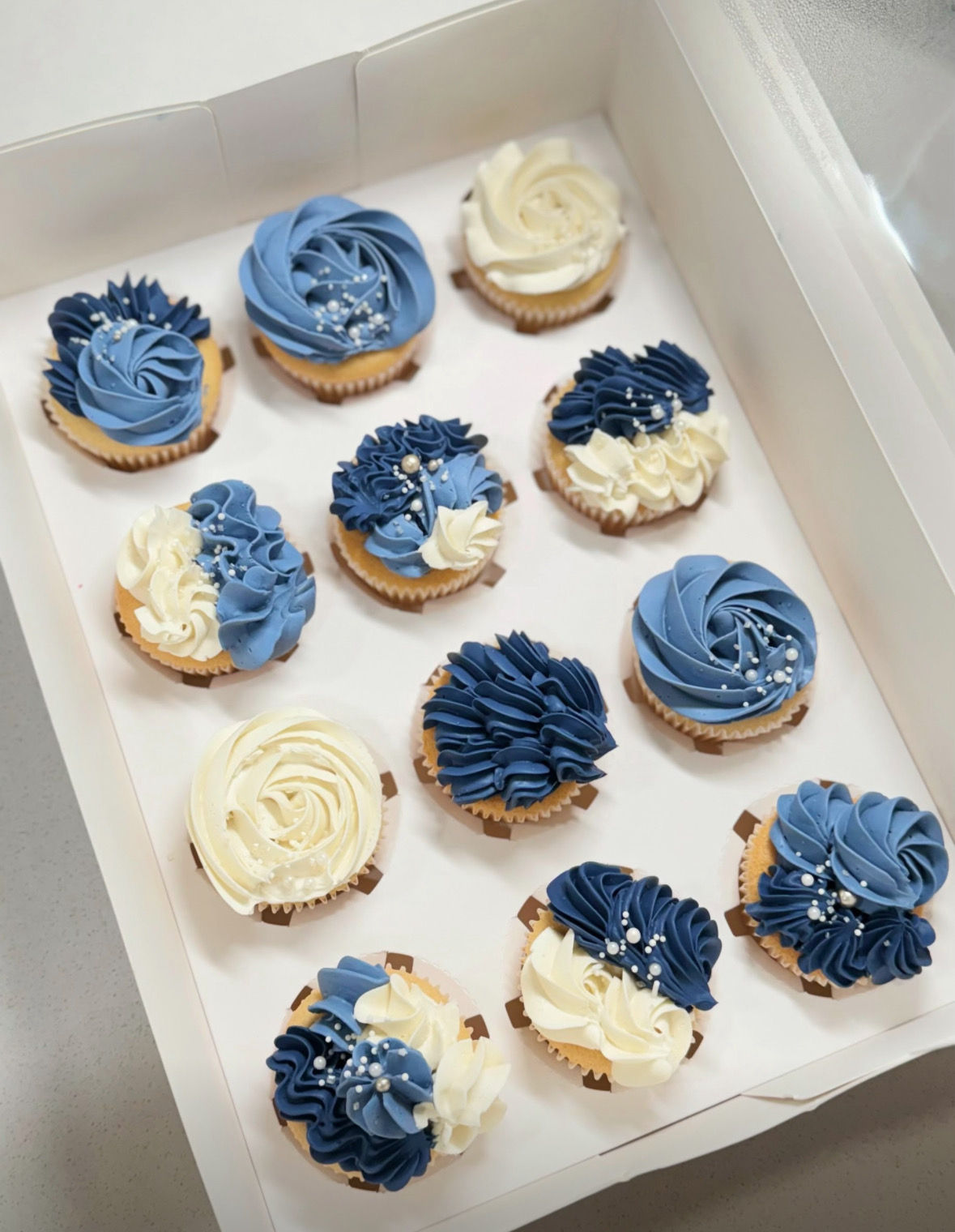 Italian buttercream cupcakes 1dozen