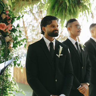 groom_waiting_at_alter