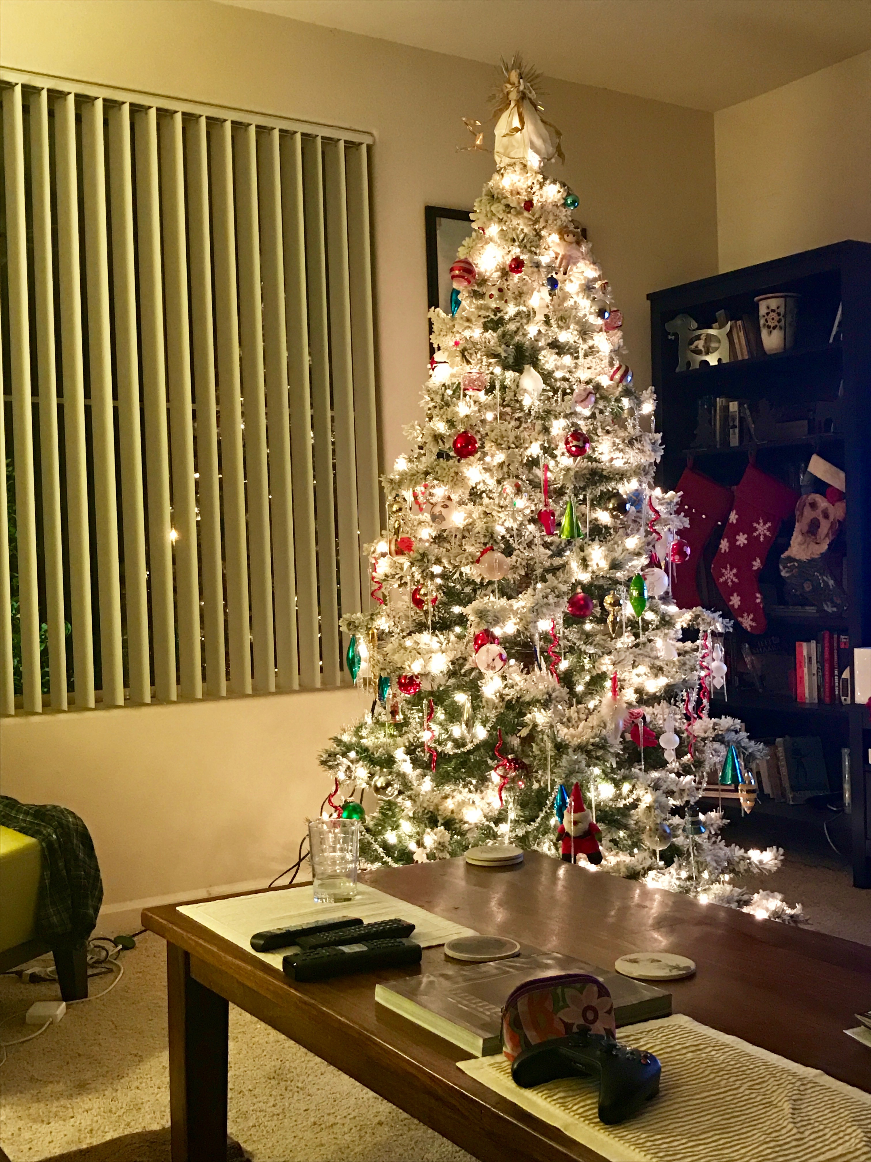 I decorate my parents house I decorate my parents house