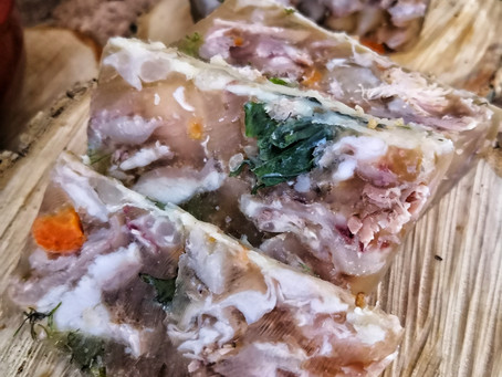 La terrine de porc en gelée , de la gélatine au collagène (tout est bon dans le cochon)