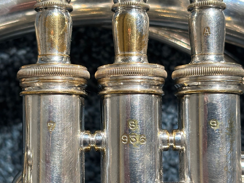 Thumbnail: Selmer double piston horn