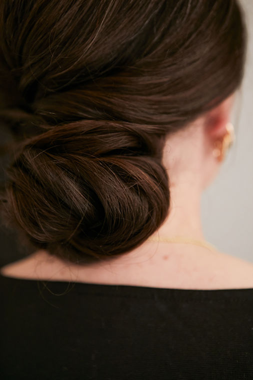 Natürliches Brautstyling in Hamburg Altona Ottensen mit dunklen Haaren