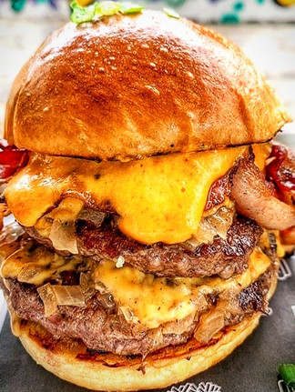 🍔 SEXY BOMB | ¡Prueba nuestra hamburguesa "Double Blend" de 6 oz!