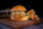 Cómo hacer una hamburguesa de pollo crujiente al estilo casero