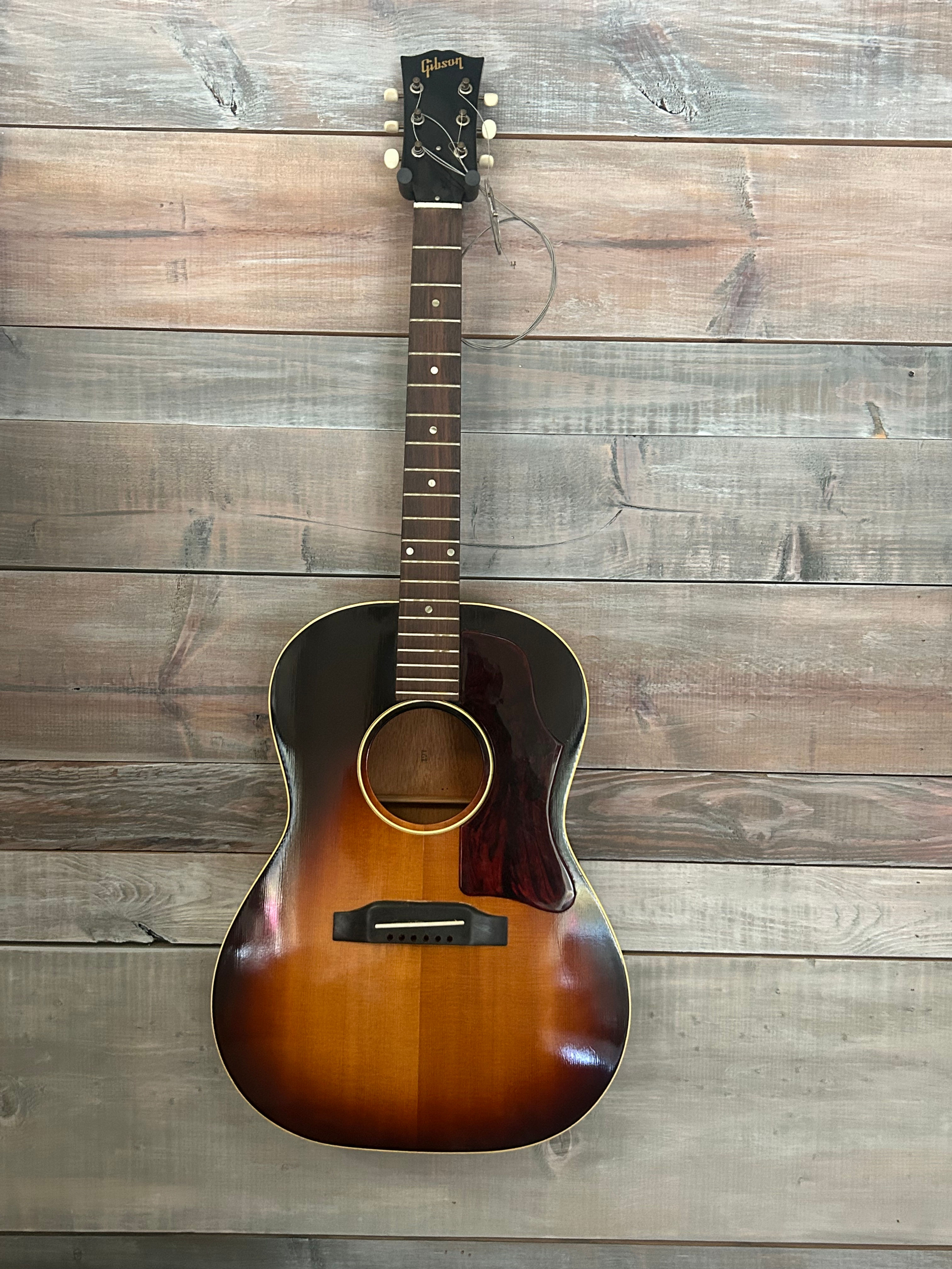 Gibson LG1 1965. collectors grade. 