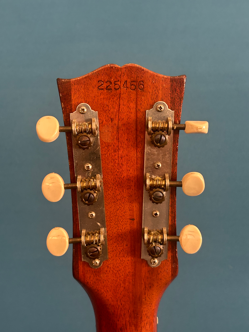 Thumbnail: Gibson Lg0 1964/65 reworked, pickup added