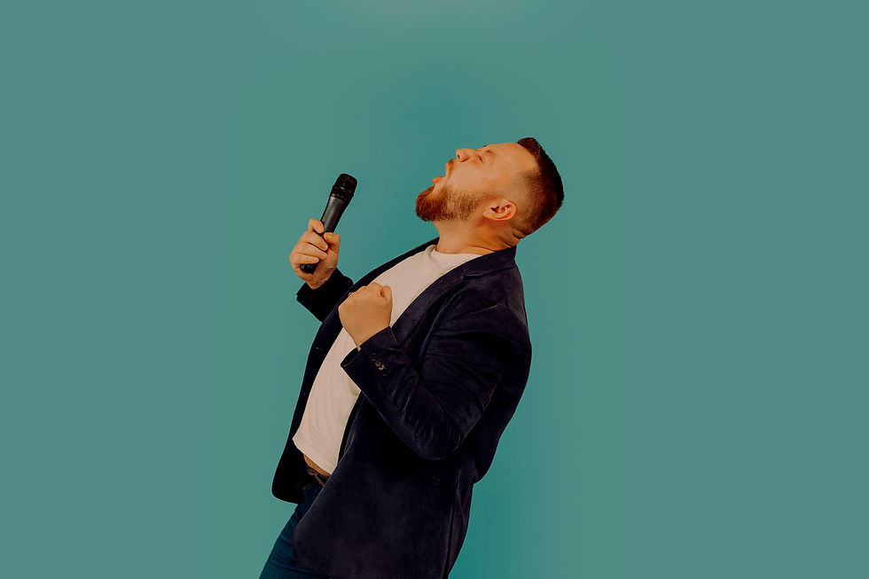 Singing freely with a green light