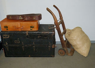 luggage-1095854_1920.jpg