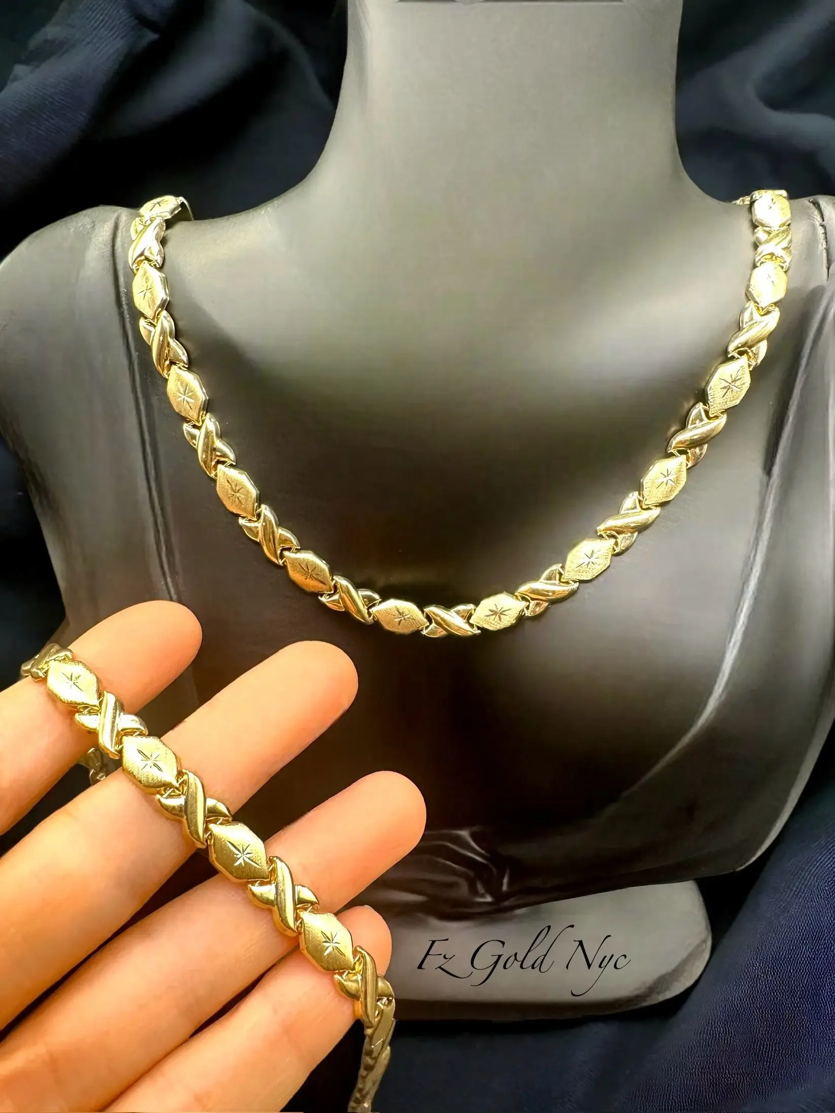 10K Real Gold Stampato Necklace and Bracelet Set-Diamond Cut Hugs Kisses