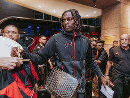STARS ARRIVE FOR THE SINGAPORE FESTIVAL OF FOOTBALL