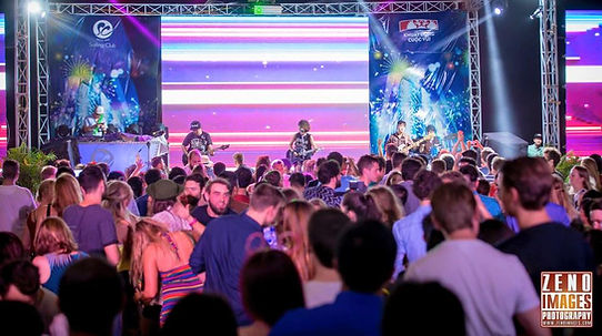 singer for hire in California, Singer guitarist for hire in san jose, monterey, marina, santa cruz, oakland, san francisco, northern california, bay are, fremont, berkeley, napa, yountville, saratoga, los gatos,...
