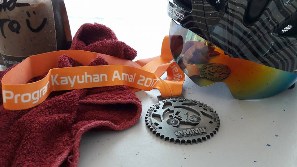 Thumbnail: Limited Edition : Program Kayuhan Amal 2017 Medal Replica