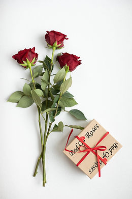 edited-roses-and-gift-box.jpg