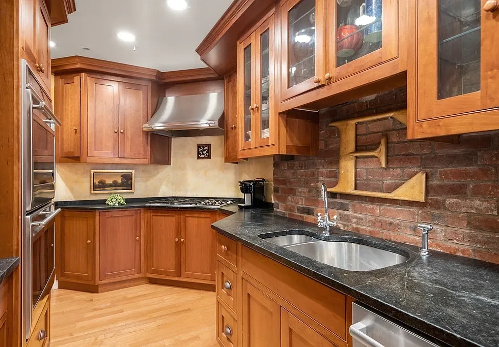 23 Tileston St, Boston, MA 02113