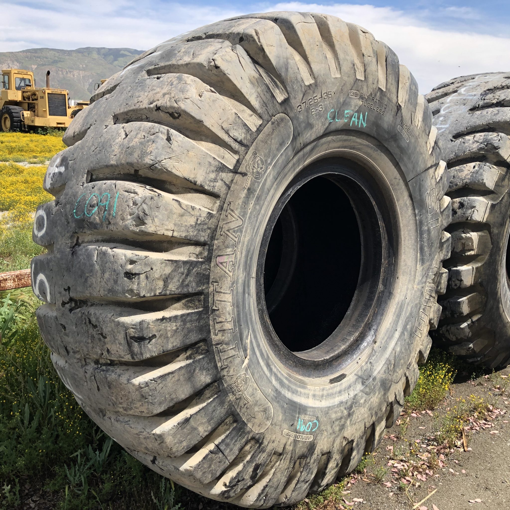 37.25X35 TITAN OTR TIRE E-3 CM100 36