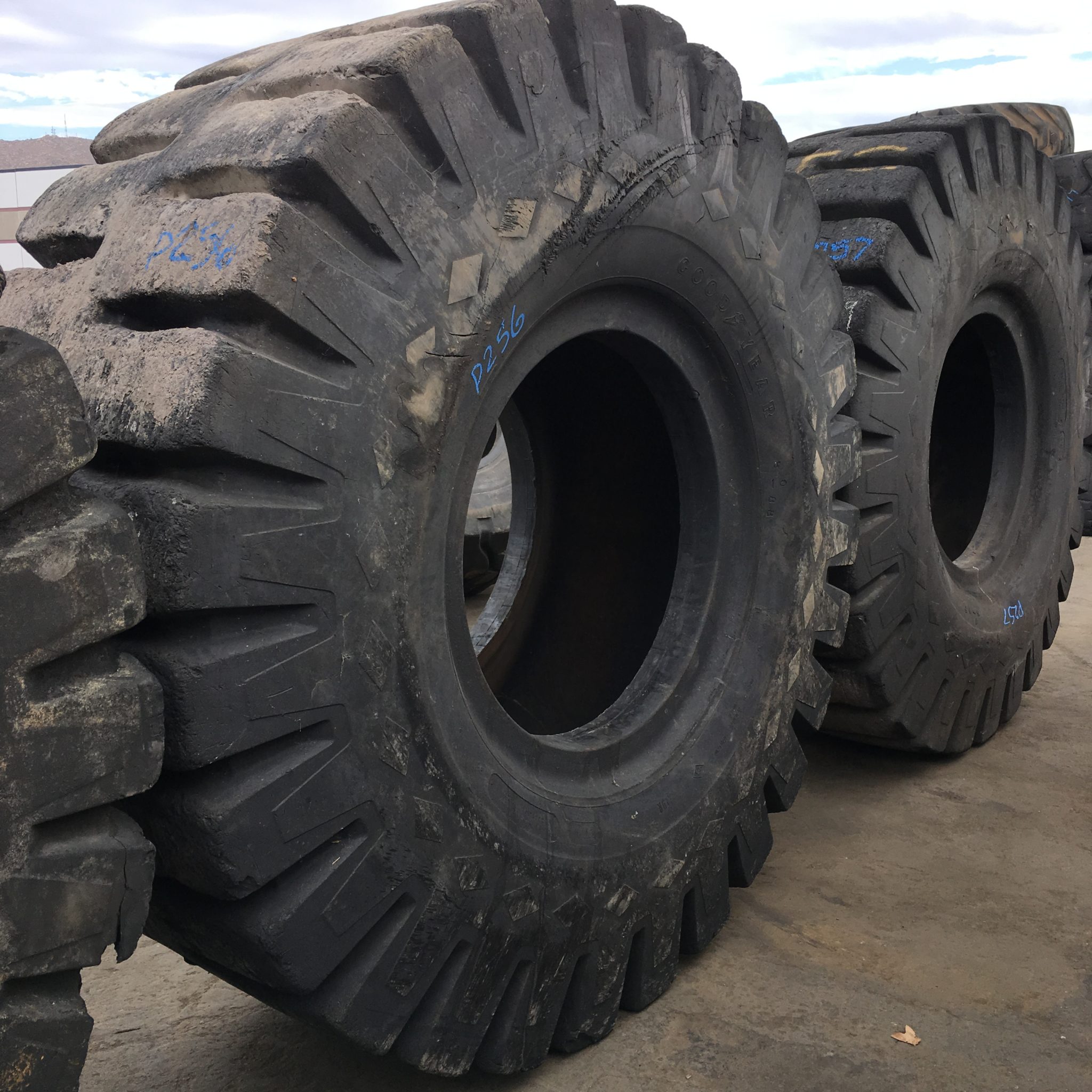 37.5X39 GOODYEAR OTR TIRE L-5 HRLD/L