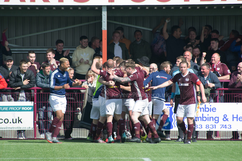 Kelty celebrate Stuart Cargill's stunning opener