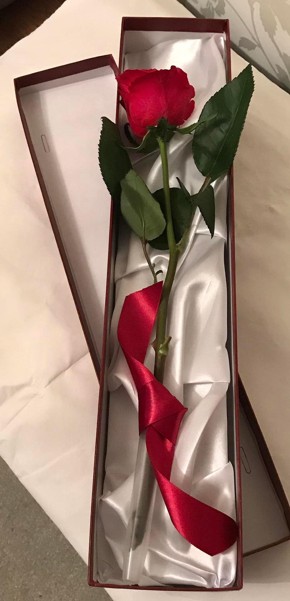 Thumbnail: Single Rose Gift Boxed