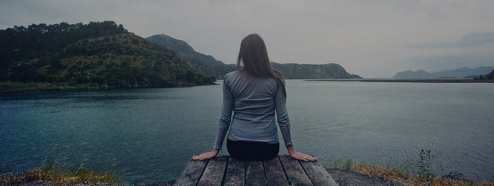woman-wearing-gray-long-sleeved-shirt-an