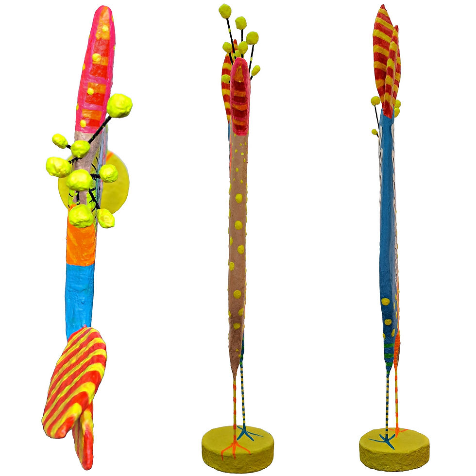 Miniaturbild: Drauf- und Seitenansichten der 34 cm hohen Albschnepfe mit filigranem gelbem Kopfschmuck und bunt gemustertem Gefieder.