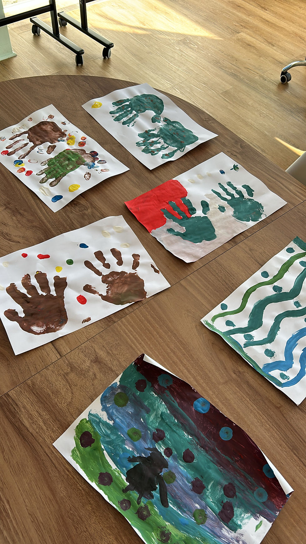chameleon-handprint-art.jpeg