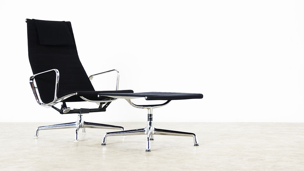Miniaturbild: A set of two ea 108 - early ea 119 - ea 124 with ottoman and two  adjustable