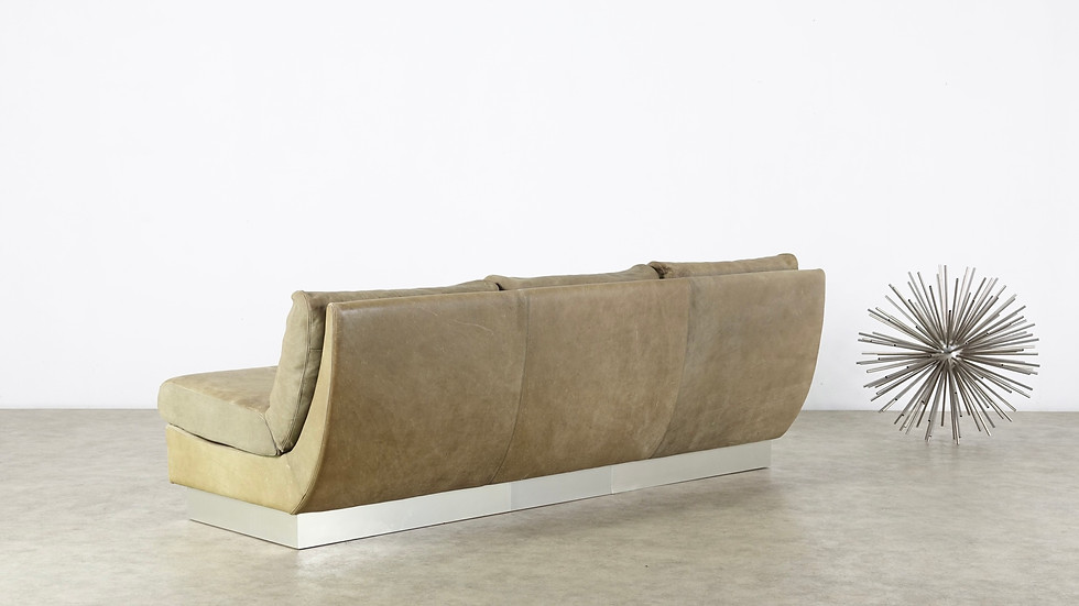 Miniaturbild: Jacques Carpentier three seater sofa 