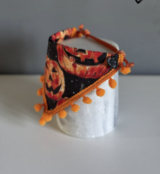 a bandana for dog with pumpkin on