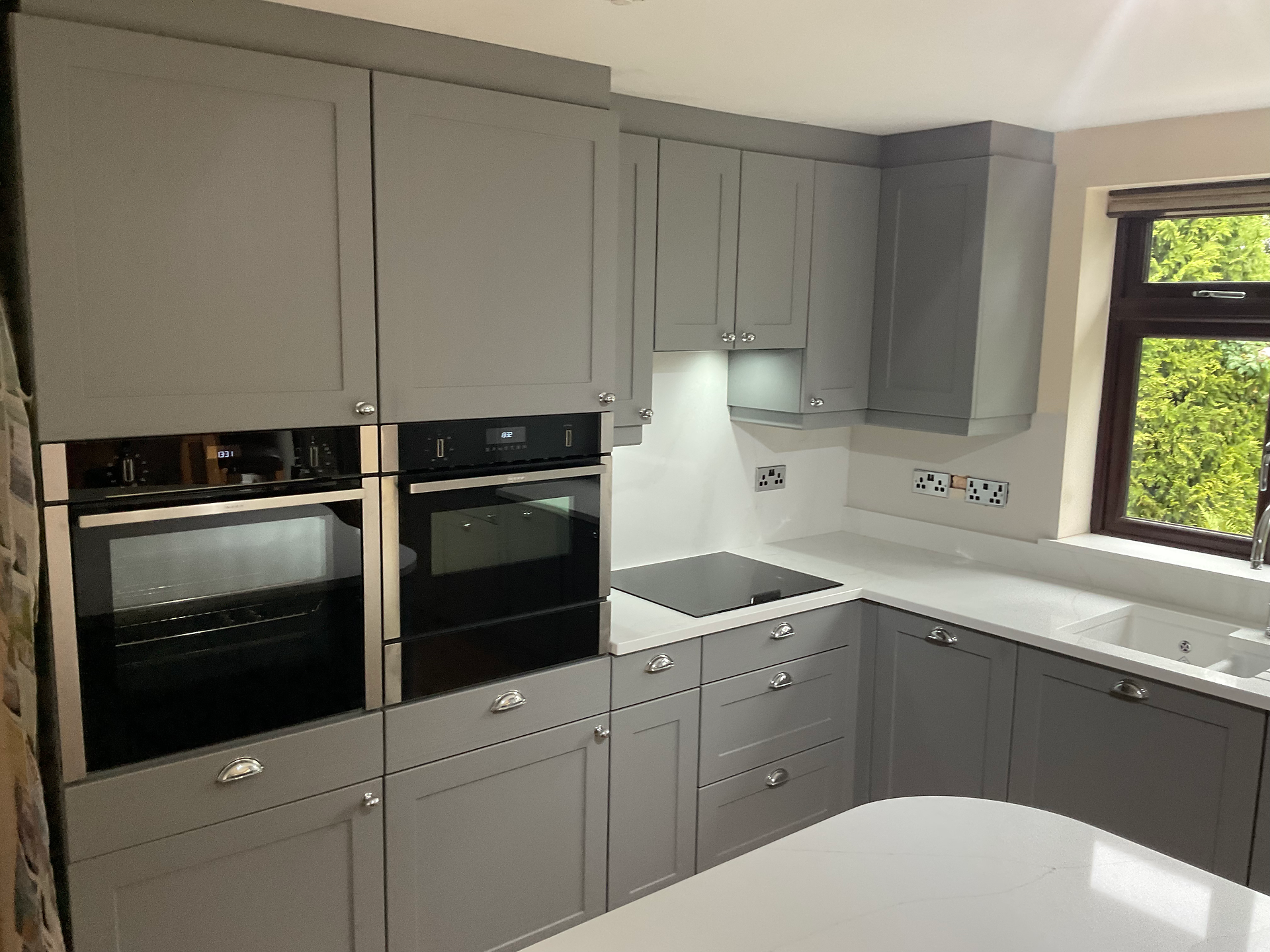 2 ovens and induction hob 