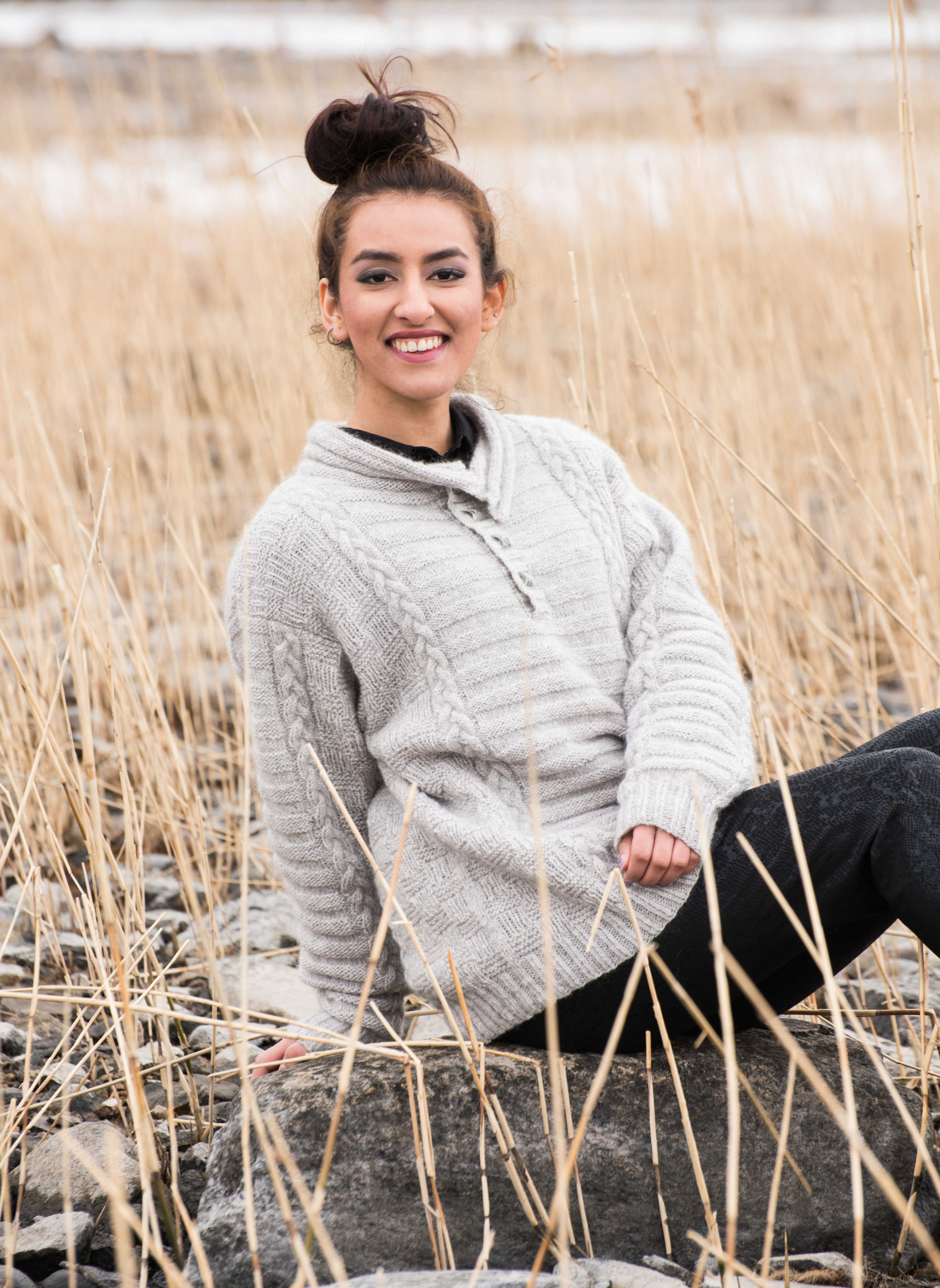 Glimmer - timeless cable sweater