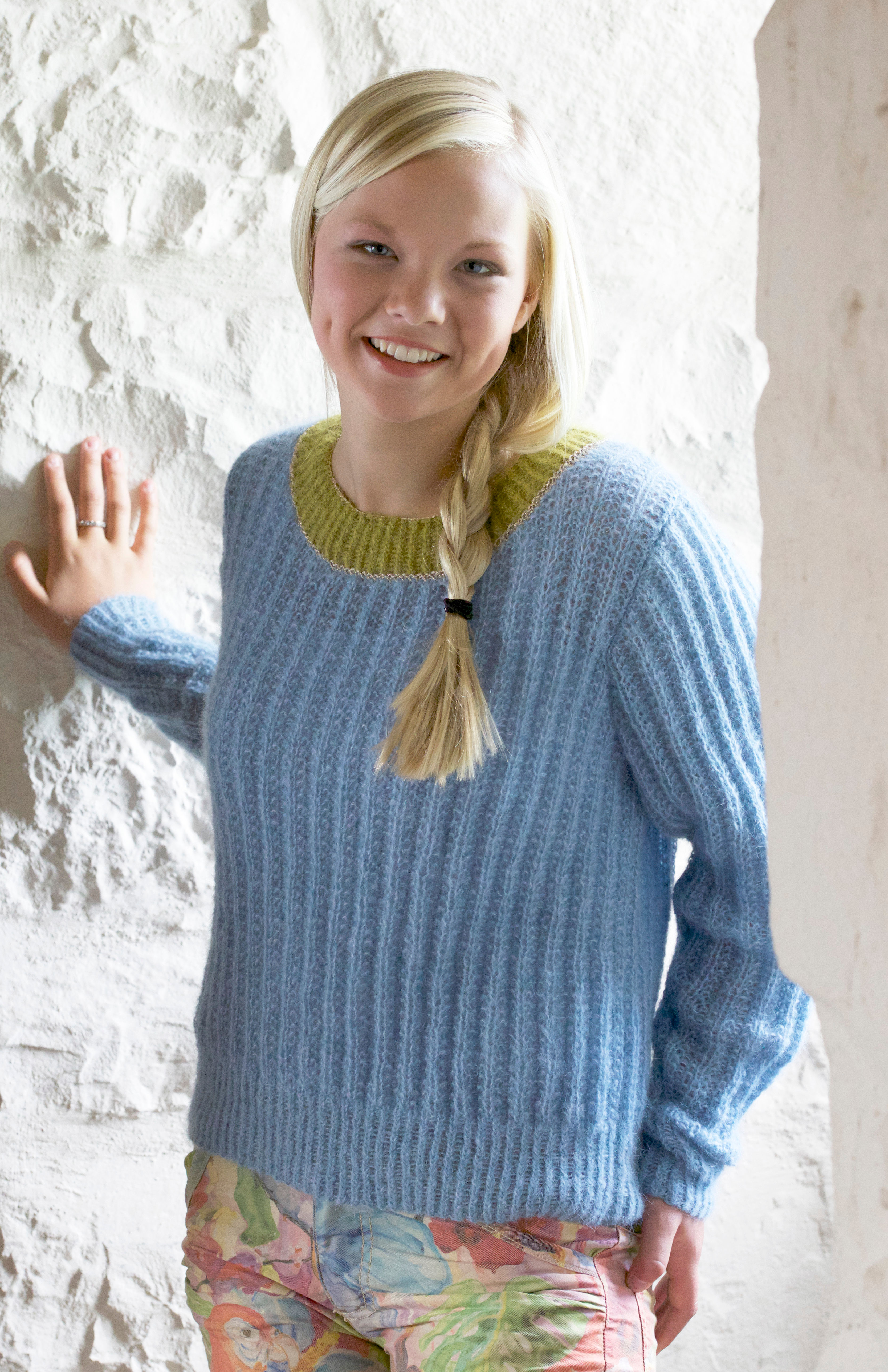 KHD 104 ON THE EDGE airy and light sweater in semi-patent