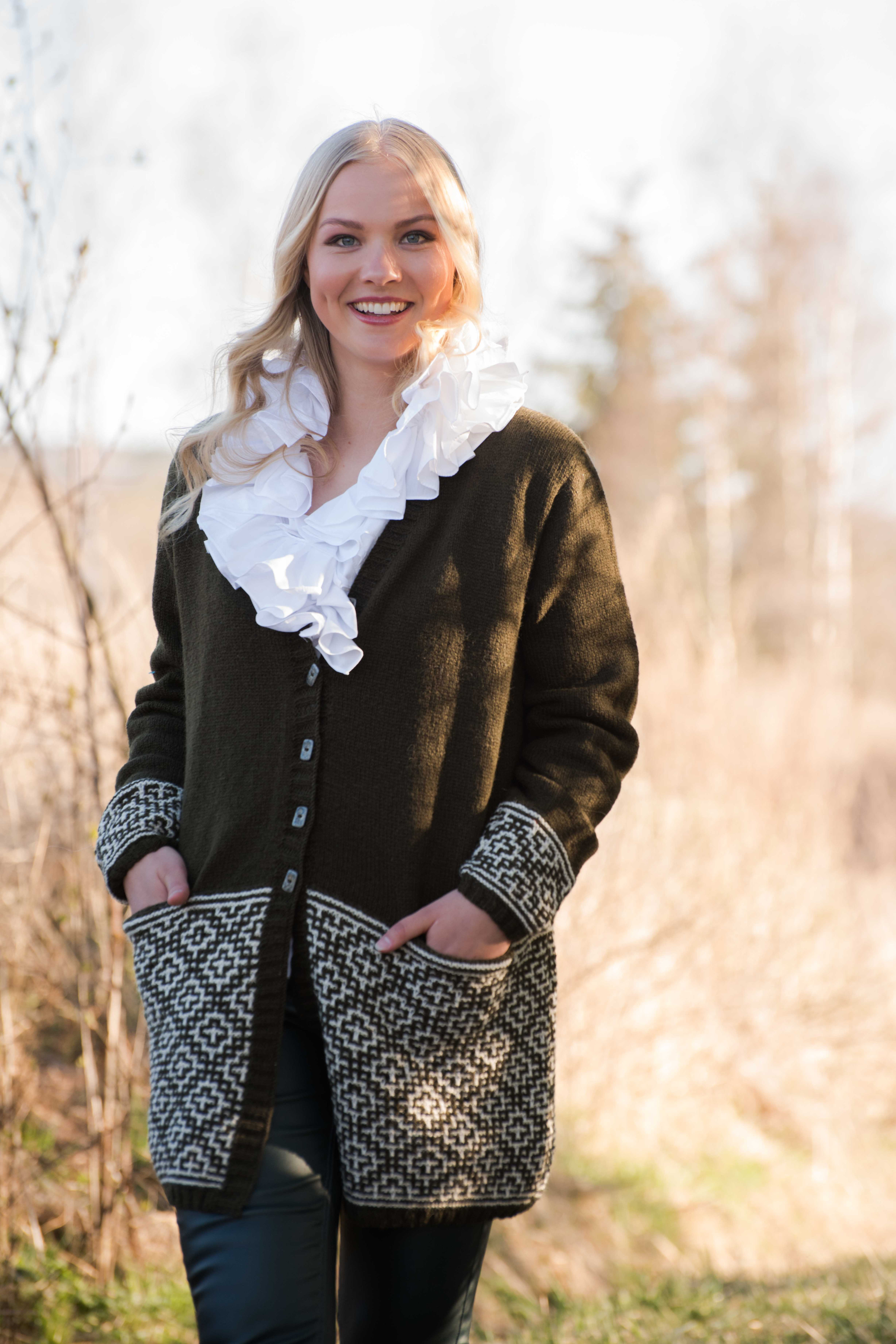 Hillesvåg, KRISSKROSS - long jacket with pockets in Ash