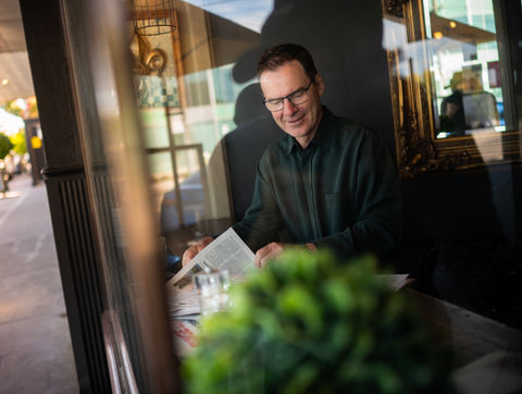 Michael Nolan Bean Thief
Café