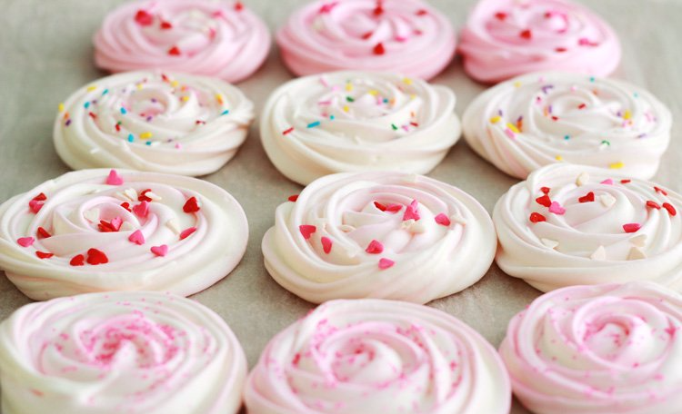 Thumbnail: Meringue Pops
