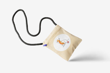 Imagen de una bolsa de merchandising creada para el evento “Junta de accionistas de Lar España” diseñada por Mármara para Lar España